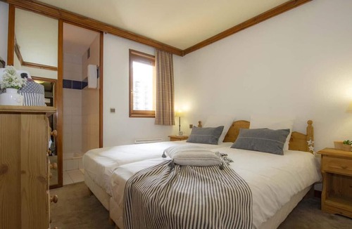 Val-d'Isere Apartment | Wifi, 250m from resort center, balcony, tv, 30m², Val d'Isère