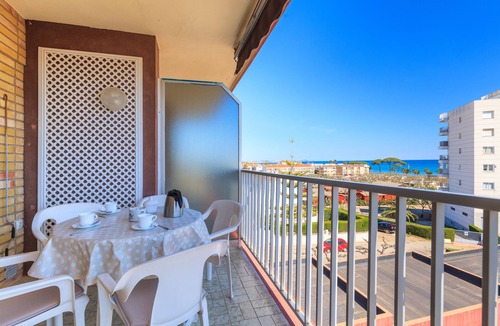 Cambrils Apartment | WIFI-AIR CONDITIONING-APARTMENT IN QUIET AND FAMILY AREA IN CAMBRILS