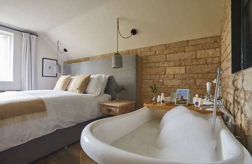 Ampney Crucis Hotel | Wild Thyme & Honey