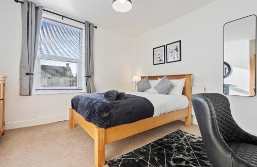 Wolverhampton House | Wolverhampton Townhouse - 3BR - Business & Leisure guests