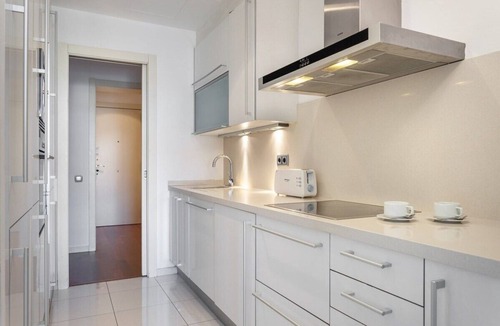Eixample Apartment | Wonderful 2-bd apart with balcony. Plaza Cataluña