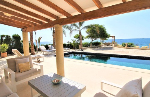 Villajoyosa House | Wonderful private villa for 6 guests with private pool, A/C, WIFI, TV, patio and parking