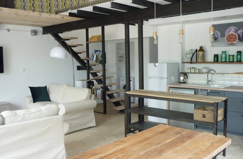 Semur-en-Auxois Apartment | Workshop n°2 for 6 with shared pool and sauna for lazy days