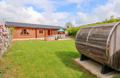 Greetham Cottage | Yew Lodge