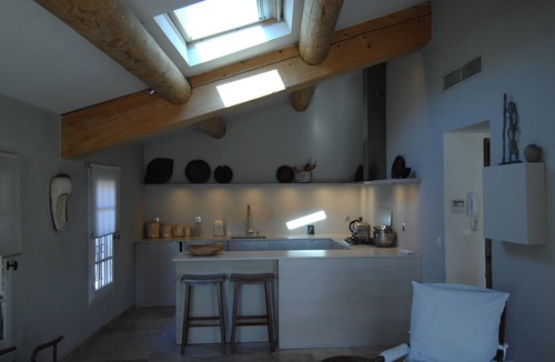 Aix-en-Provence Historic Centre Apartment | YOU CAN HAVE IT ALL ! A/C, BEST LOCATION, AMAZING VIEW, TERRACE,PARKING!