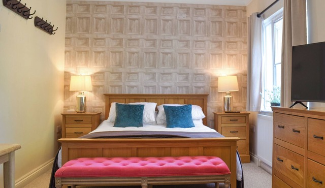 1 bedroom accommodation in Tetsworth, near Oxford