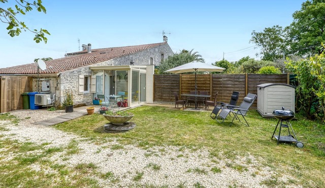 1 bedroom lovely home in Saujon