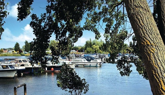 2 bedroom accommodation in Great Billing