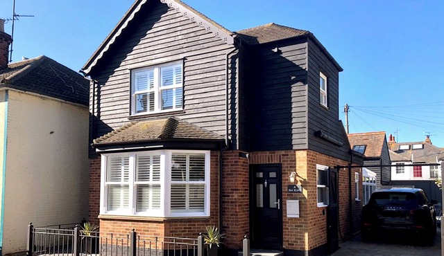 2 bedroom accommodation in Whitstable