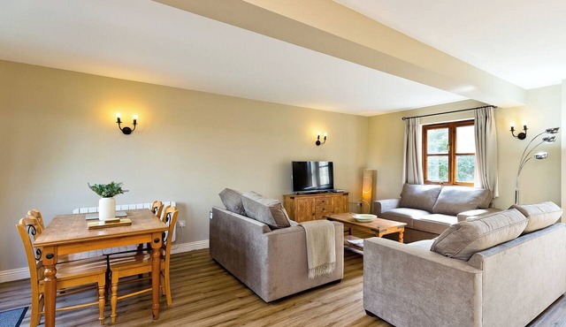 2 bedroom accommodation in Carsington, near Ashbourne