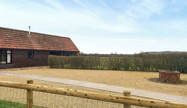 2 bedroom accommodation in East Tytherton, Chippenham