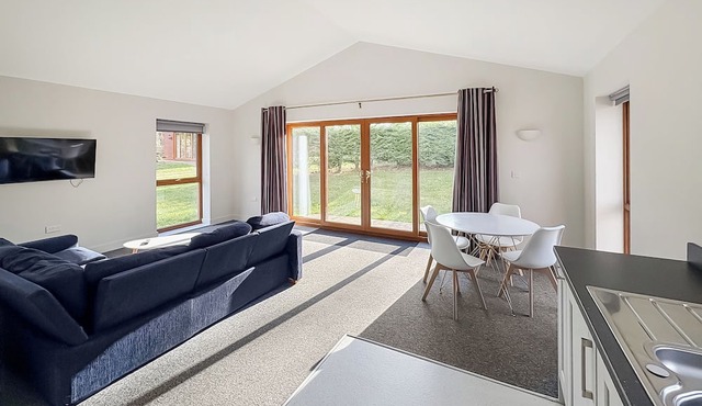 2 bedroom accommodation in Ancaster