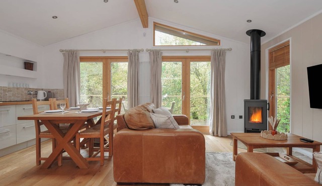 2 Streamside in Looe