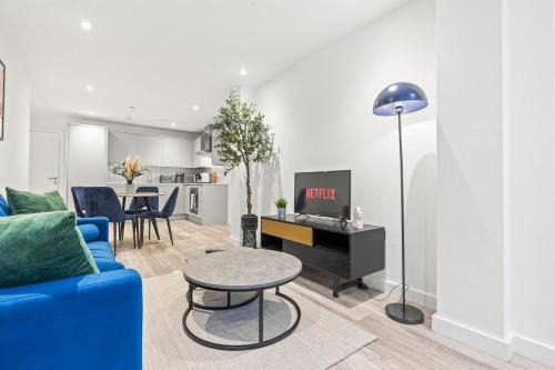 #20 2 Bed 2 Bath Balcony Lux Digbeth Apt - Sleeps 6 - Perfect for contractors and Families