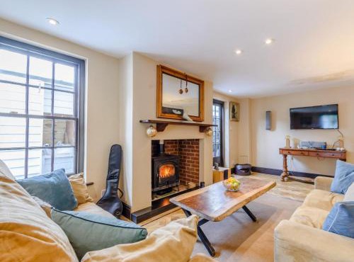 3 Bed in Faversham oc-78880
