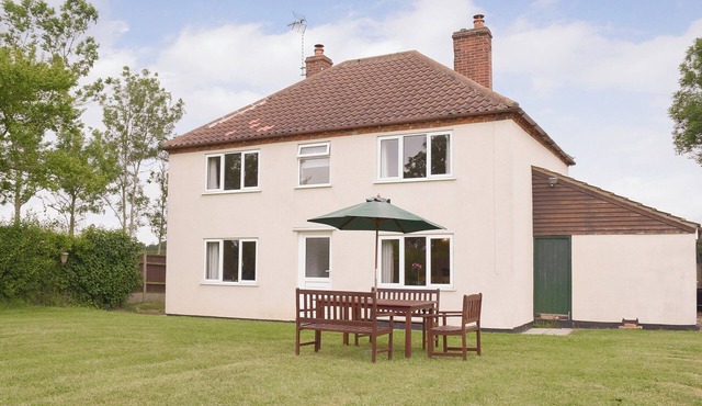 3 bedroom accommodation in Frostenden, near Beccles
