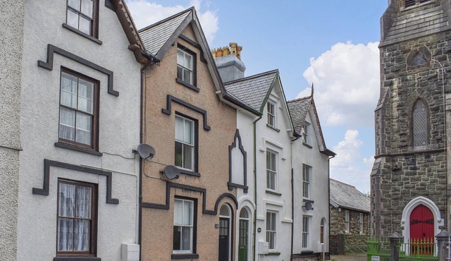 3 bedroom accommodation in Bala