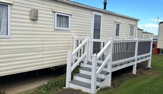 8 Berth Caravan With Side Decking At Harts Holiday Park In Kent Ref 74283Fv