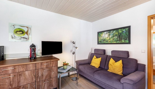 Apartment 'Rose' with Private Terrace, Shared Garden and Wi-Fi