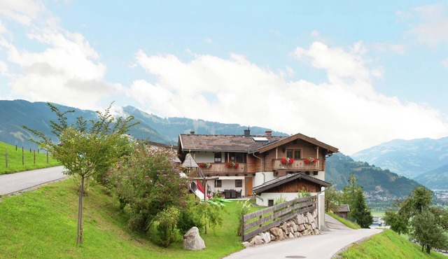 Apartment in Kaprun near the ski area