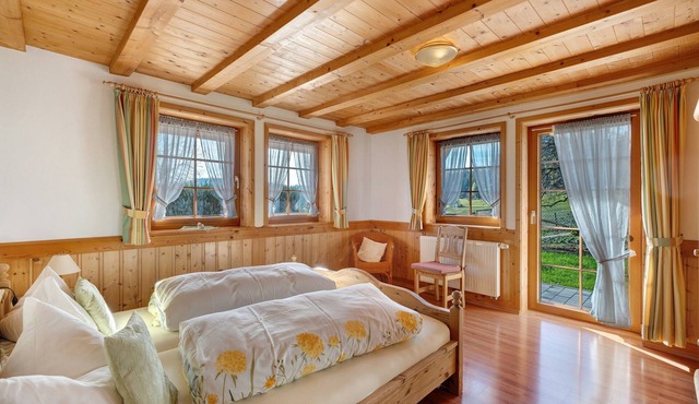 Apartment 'Talblick' with Private Terrace and Wi-Fi