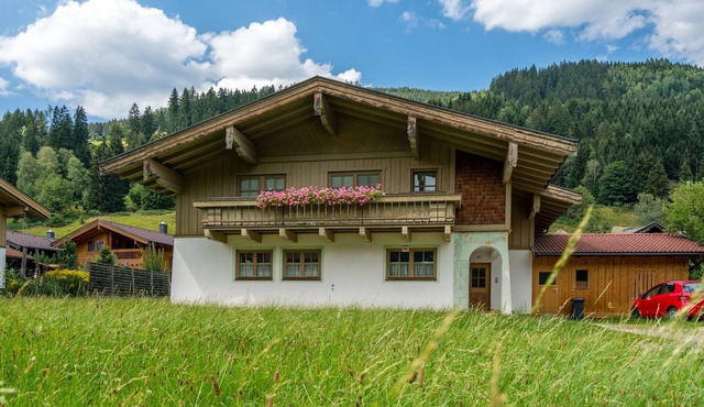 Chalet in Bramberg near Ski Slopes