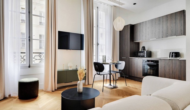 B48 Paris Haussmann