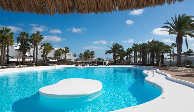 Balcon del Mar – Pool, Tennis Courts, Sea Access