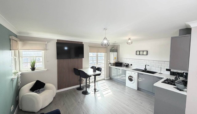 Bathgate Penthouse near Edinburgh