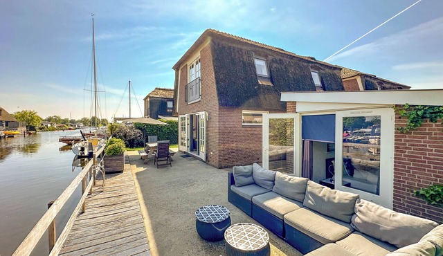 Beautiful villa right on the waterfront