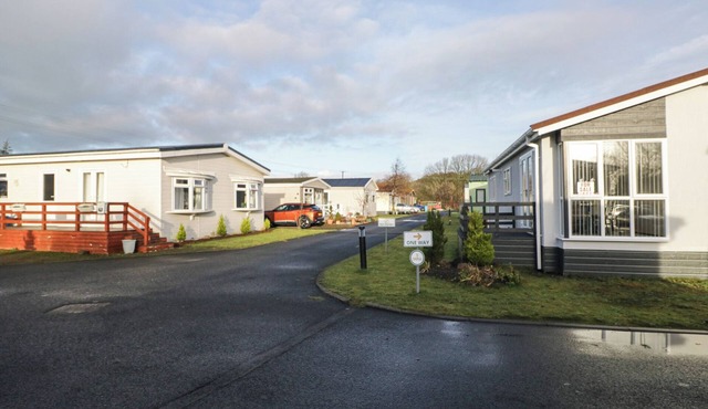BEECHTREE TIMBER LODGE 69A, pet friendly in Denny