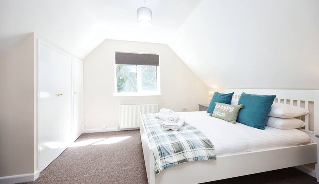 Birdham Four - sleeps 4 guests in 2 bedrooms
