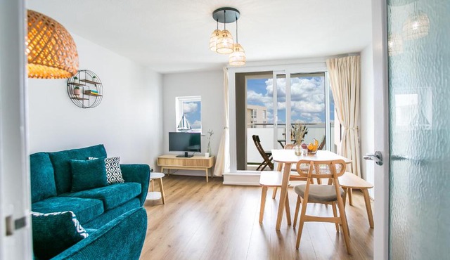 Blissview - Beach front apartment in East Wittering Village