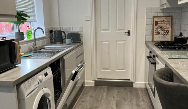 Central Kettering Apartment by SJP Ideal for up to 3 Guests