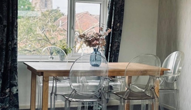 Central Upton Upon Severn 2 bedroom property sleeps 6