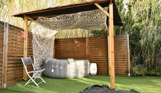 Chalet with private spa, garden, all within walking distance.