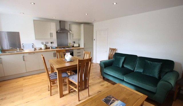Charming flat with private patio in Clifton