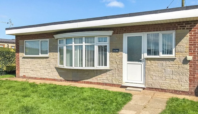 Comfortable bungalow with one double and one twin.