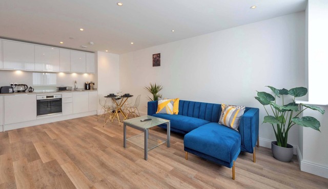 Contemporary & Bright 1 Bed Apartment in Gravesend