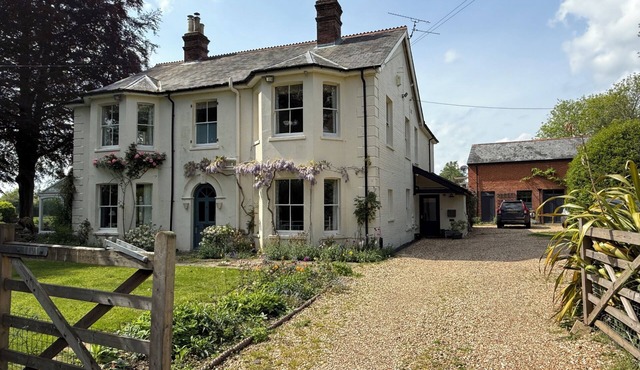 Copper Beeches - A spacious family home in the heart of Hampshire countryside