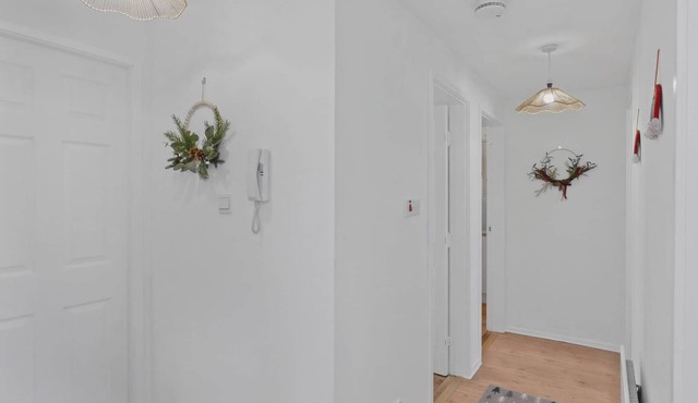 Cozy Edinburgh 2BR With CAR Parking