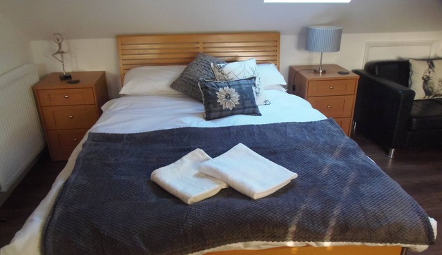 Detached 1st Floor Studio Flat