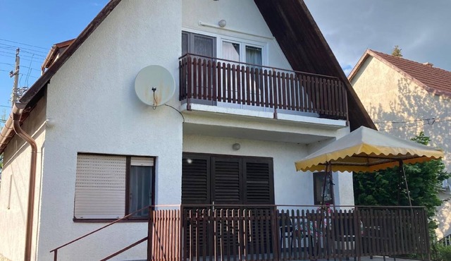 Detached house available for you alone.