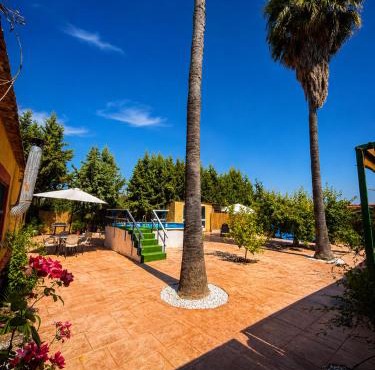 El refugio de Marmolejo, piscina, barbacoa y grupos hasta 20 personas