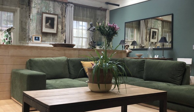 Extremely spacious loft located in the vibrant America Ground close to the beach