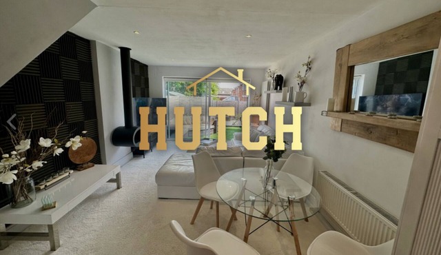 Fantastic 2-Bed House with Parking-Hosted by Hutch