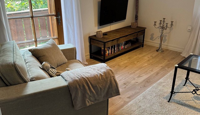 Geräumigen und Modernen 4. Zi Ferienwohnung, Erweiterbar auf 5 Zi