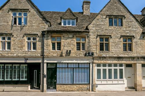 Historic Barber Shop, Parking, Garden, Town Centre