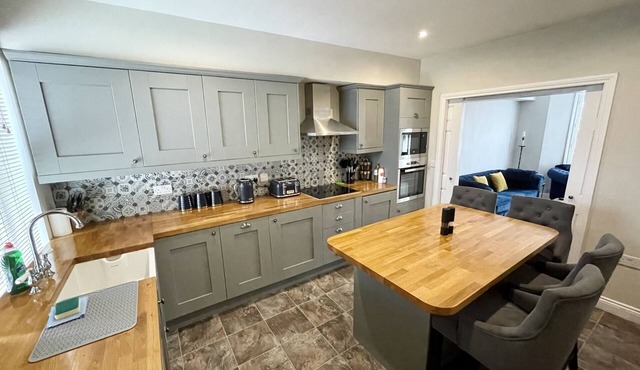 Homely and Modern Maisonette in Vibrant Bristol