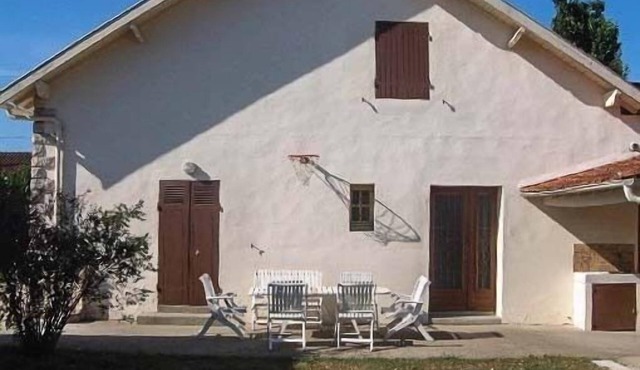 House in Saujon